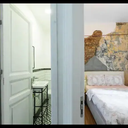 Apartment In Galata - 2 Bedroom *